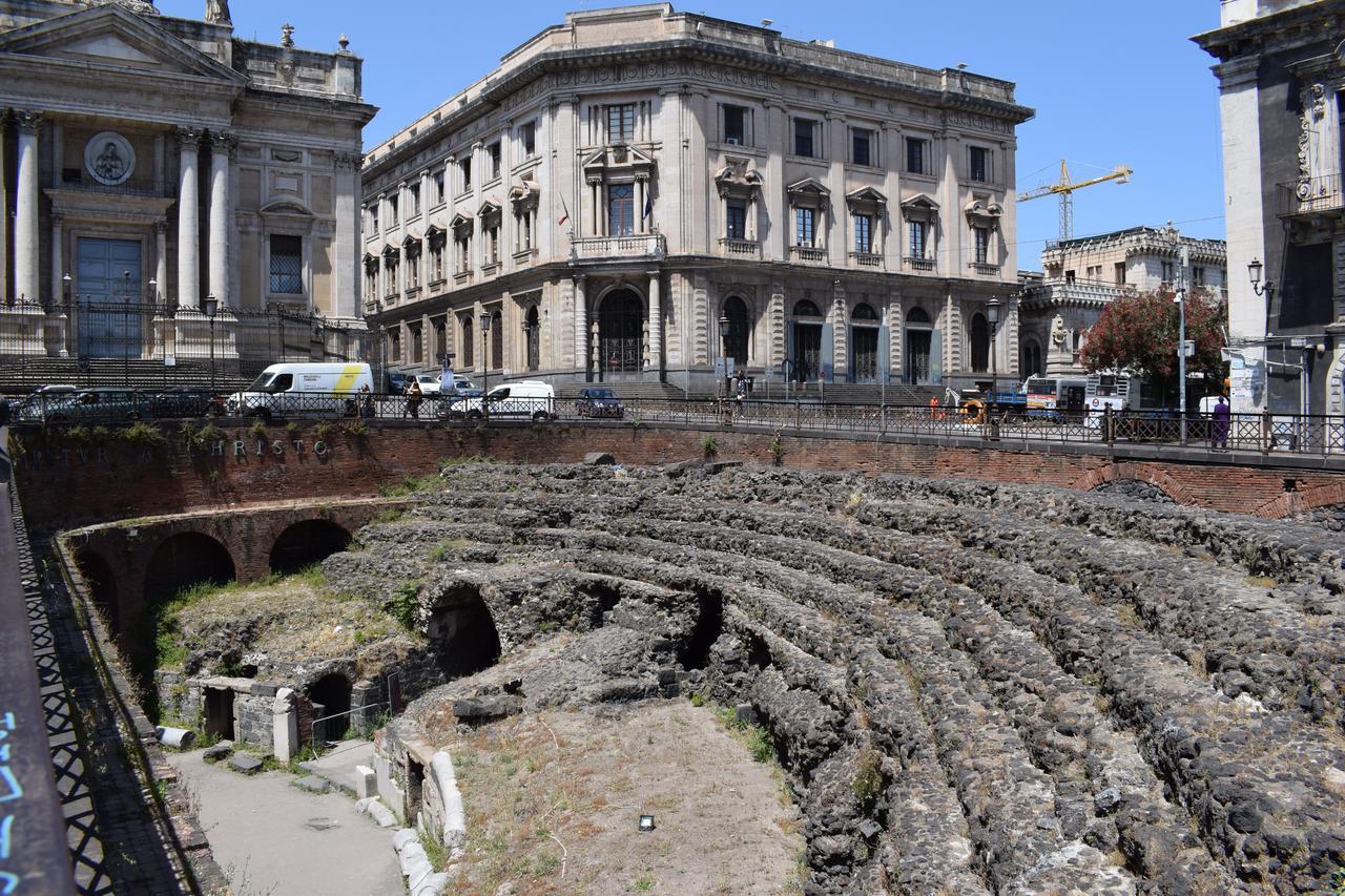 Il Cortiletto Di Piazza Verga Катания Экстерьер фото